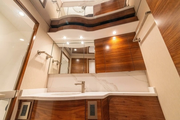 2025 Viking 58