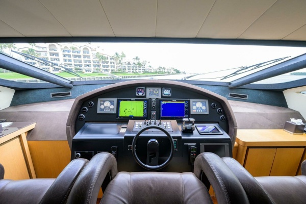 Miura 90ft Pershing Yacht For Sale