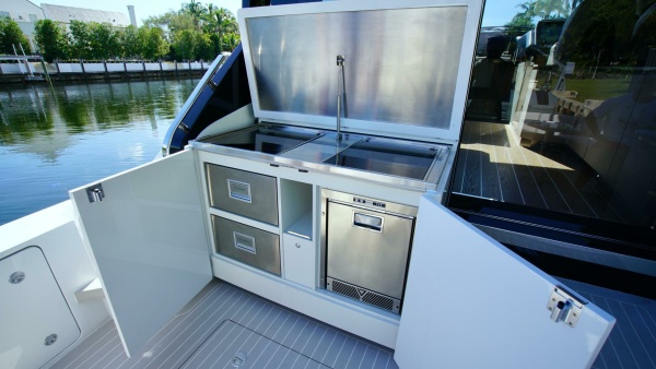 56ft Uniesse Yacht For Sale
