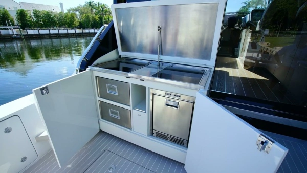 Uniesse HTC5P Yacht For Sale