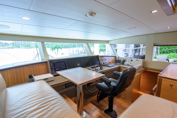 Midnight Moon 85ft Horizon Yacht For Sale