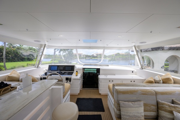 Midnight Moon 85ft Horizon Yacht For Sale