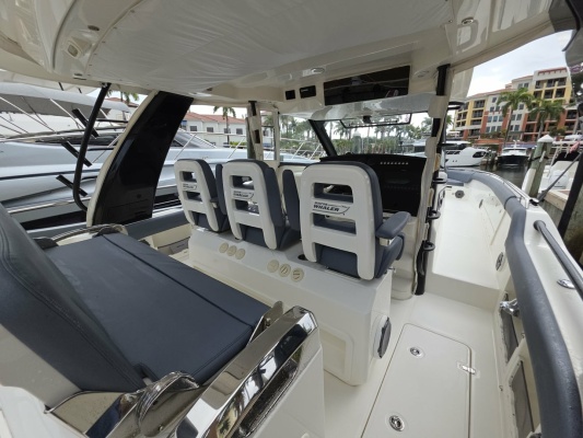 BFT 42ft Boston Whaler Yacht For Sale