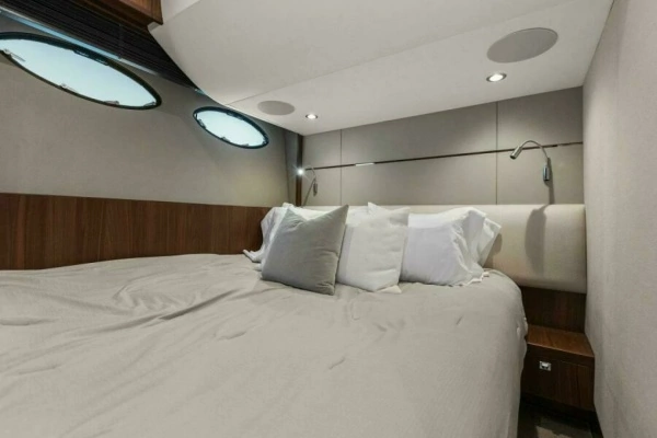 2016 Princess 60