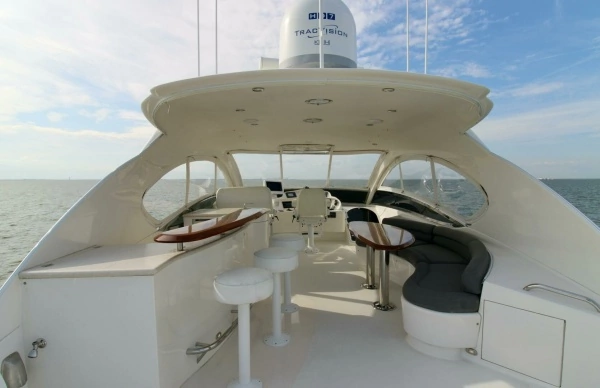 2007 Lazzara Yachts 74