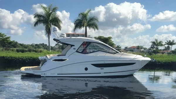35-ft-Sea Ray-2018-Sundancer 350-Kickin Tides-Palmetto Florida United States yacht for sale