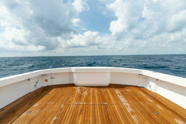 Viking 54 Sport Tower - Cockpit