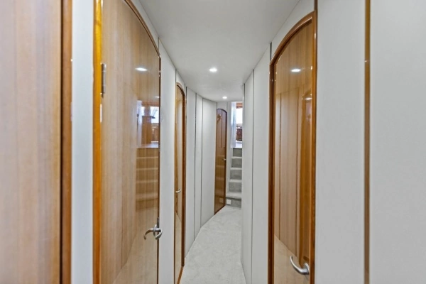 2008 Viking 68