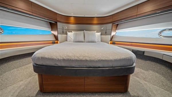 2019 Princess 65