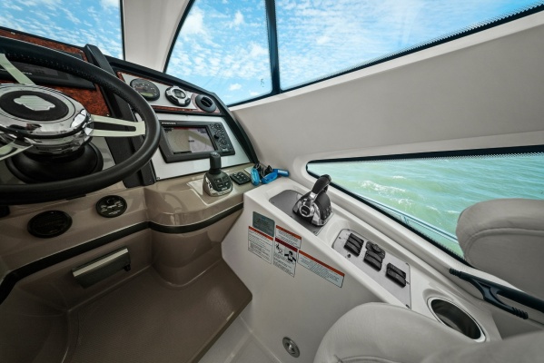 2012 Cruiser Yachts 54 Cantius - Helm