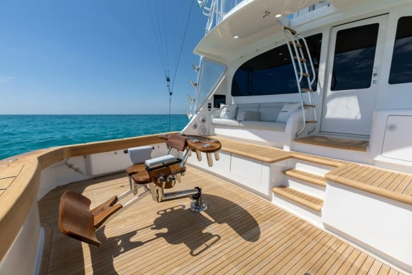2023 Viking 72