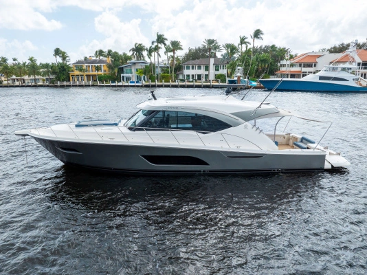 57-ft-Riviera-2022-575 SUV-SAPPHIRE Nassau North Carolina Bahamas  yacht for sale