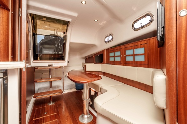 TAG TEAM 38ft Pursuit Yacht For Sale