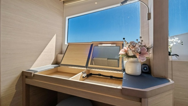 Remarkable I 54ft Aquila Yacht For Sale