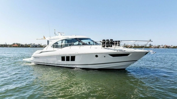 2019 Cruisers Yachts 45