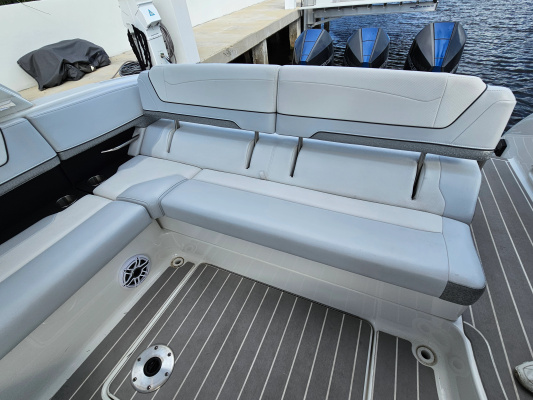 OUTER SPACE 35ft Formula Yacht For Sale