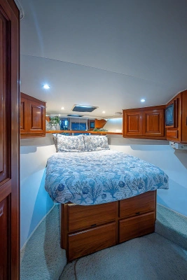 1998 Viking 47