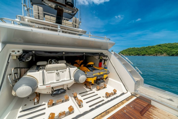 Carpe Diem 77ft Azimut Yacht For Sale
