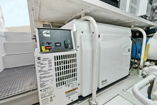 2002 Viking 65
