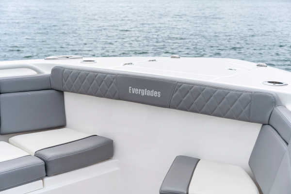 OUR TRADE 39ft Everglades Yacht For Sale