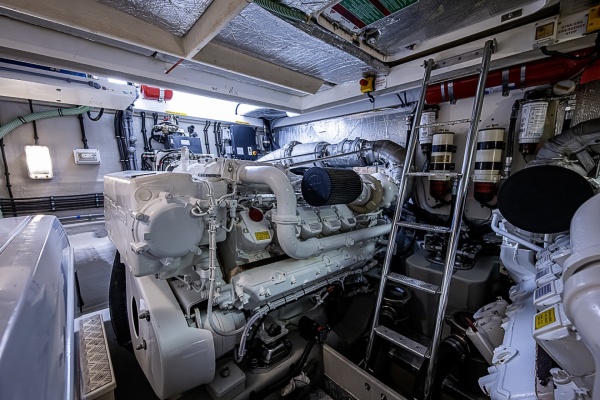 Sunseeker 62 EAGLE II - Engine Room
