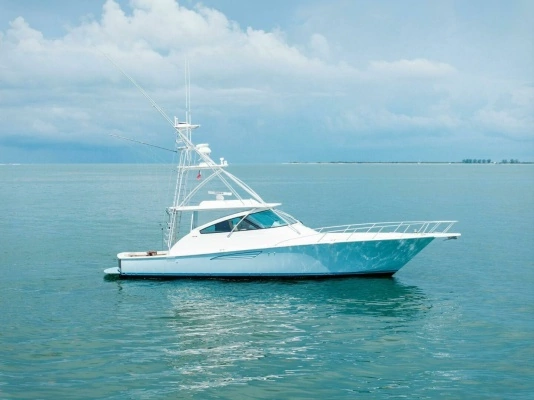 2015 Viking 52