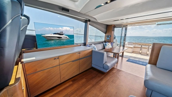 2019 Princess 65