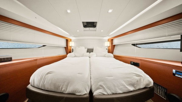 YACHTWAVE 50ft Prestige Yacht For Sale