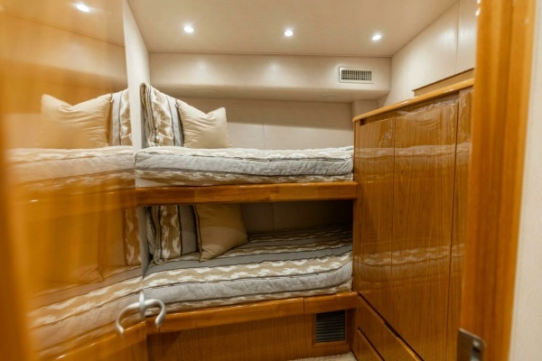 2013 Viking 76