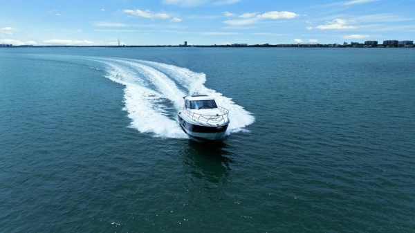 2014 Cruisers Yachts 48