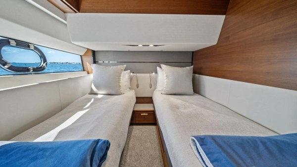 2019 Princess 65