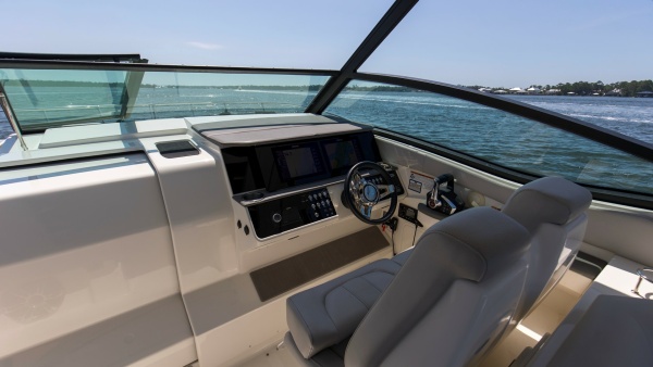 Raya Sunshine 32ft Sea Ray Yacht For Sale