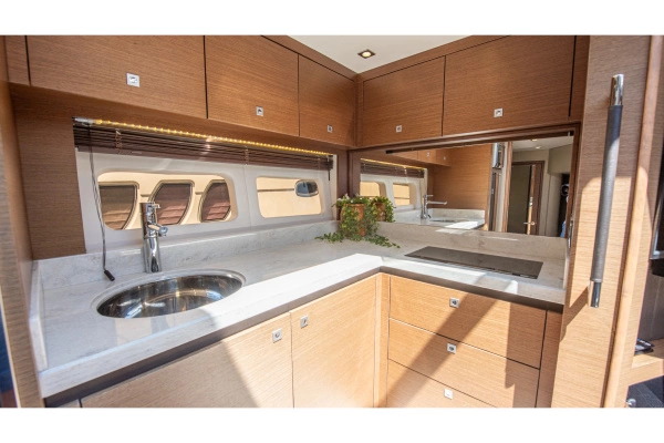 Sea Ray Sundancer 510 Yacht For Sale