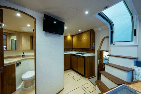 Viking 42 - Drop'Em - Salon