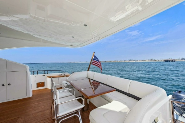 2015 Princess 72