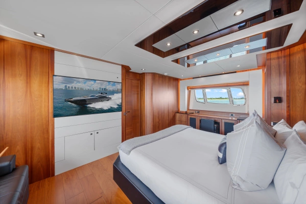Sunseeker Predator 84 Yacht For Sale