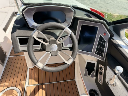 24ft Mastercraft Yacht For Sale