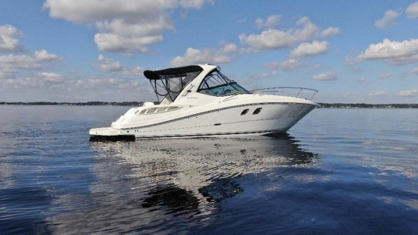 Andrews Place 33ft Sea Ray Yacht For Sale
