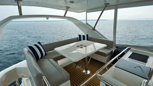 2023 Aquila 44