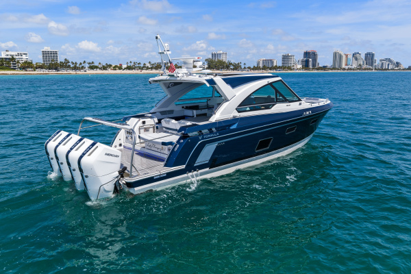 LADY CHAMPAGNE 2 40ft Formula Yacht For Sale
