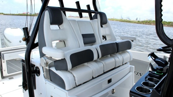 Blackfin 332 Center Console Yacht For Sale