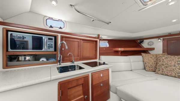 Camelot 32ft MJM Yacht For Sale