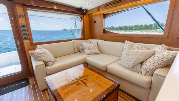 2010 Hatteras 60