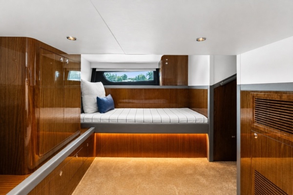 Stingray Gray 50ft ECLIPSE Yacht For Sale