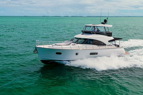 2026Belize 54 ft 54 Daybridge