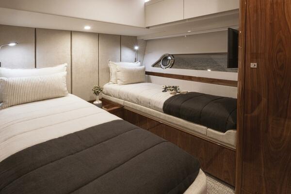 2027Riviera 72 ft 72 Sports Motor Yacht Series II