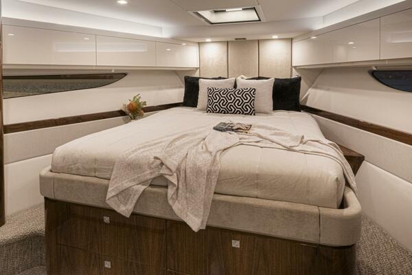 2027Riviera 72 ft 72 Sports Motor Yacht Series II