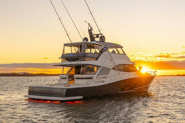 2027Riviera 72 ft 72 Sports Motor Yacht Series II