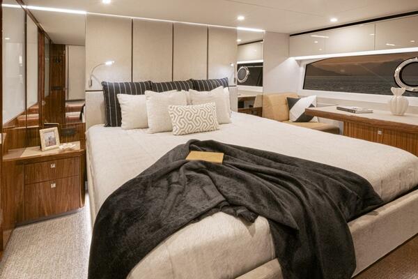 2027Riviera 72 ft 72 Sports Motor Yacht Series II