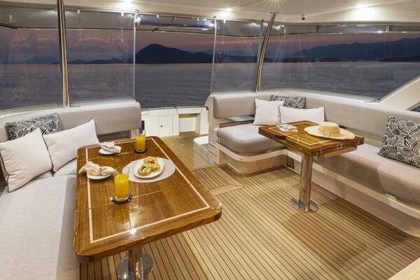 2027Riviera 72 ft 72 Sports Motor Yacht Series II